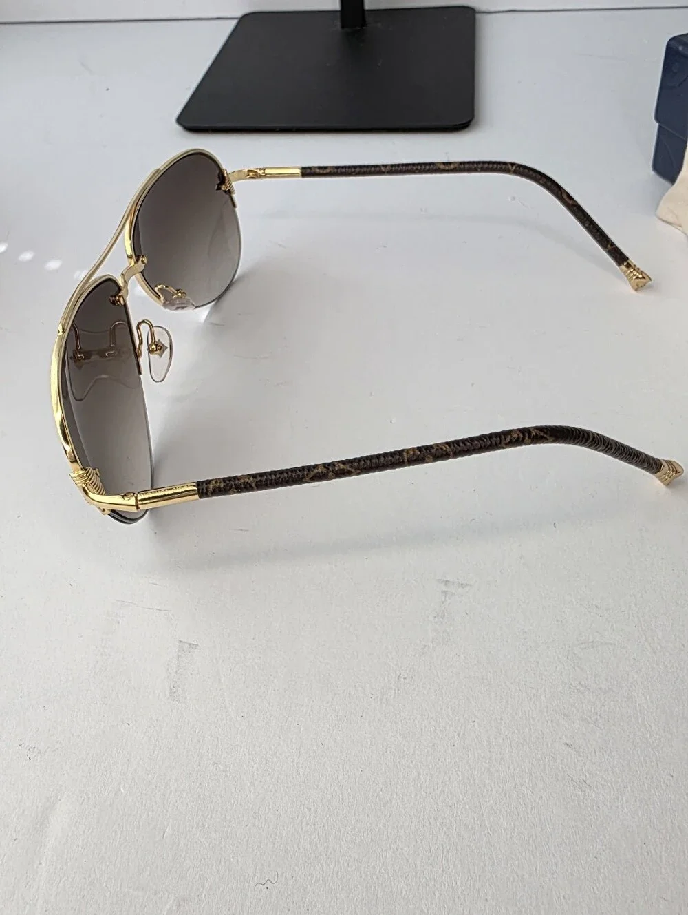 Louis Vuitton Monogram Petite Viola Pilote Aviator Sunglasses